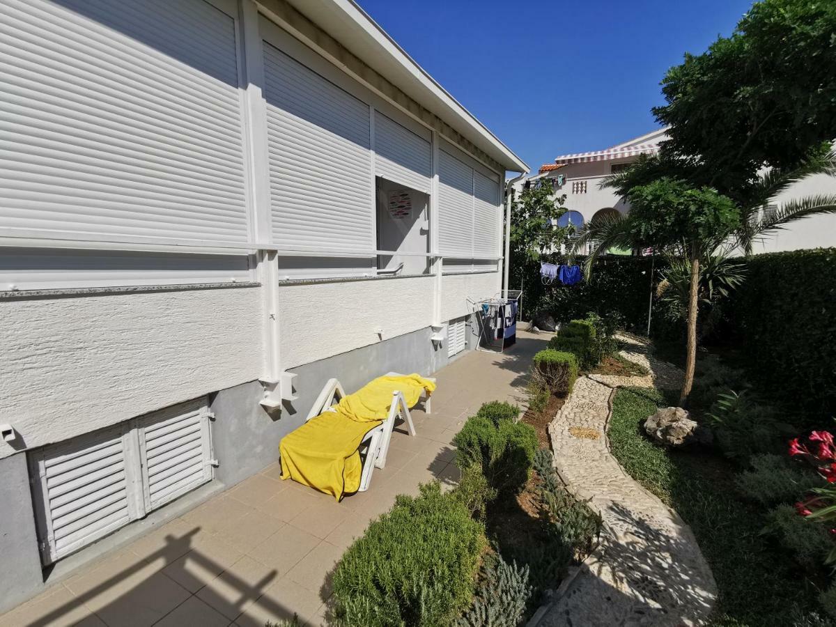 Studio Apartman Marija Petrčane Exterior foto